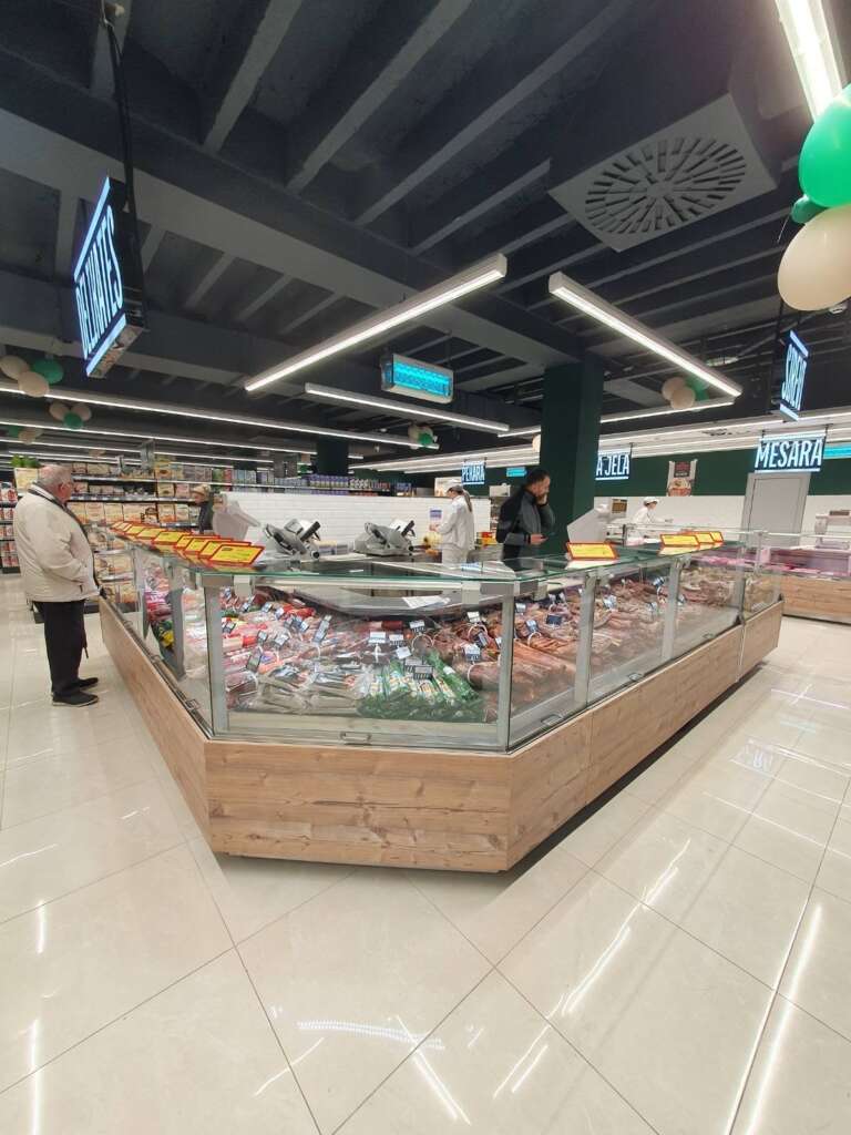 Aroma Refrigerated Display Case