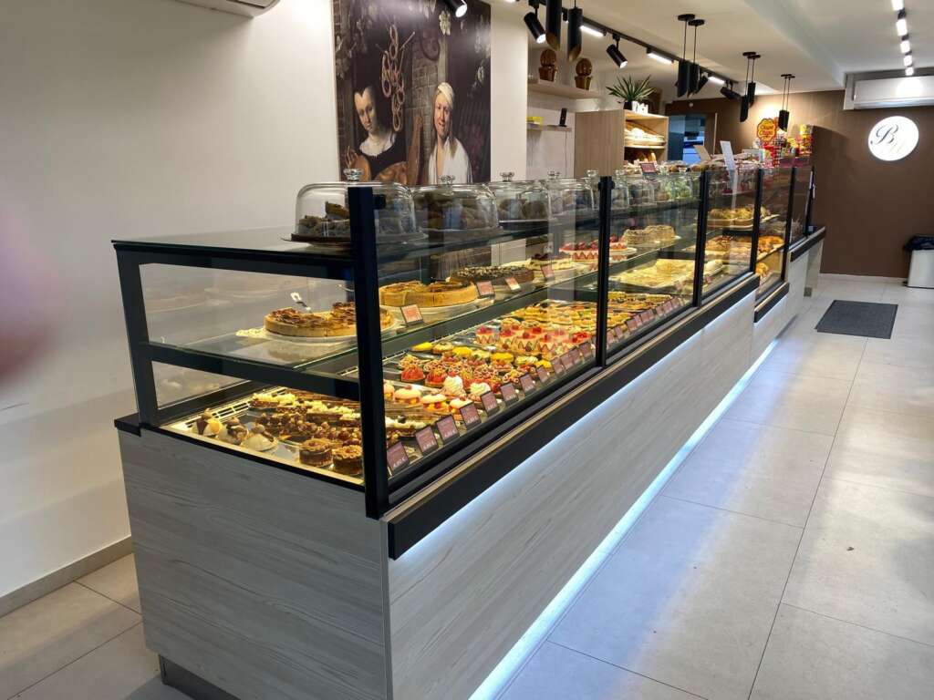 Klas Horizontal Bakery Display Case