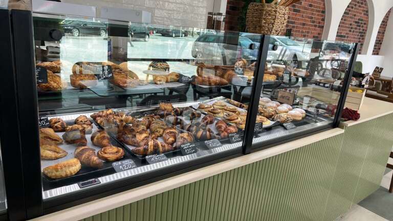 Klas Horizontal Bakery Display Case