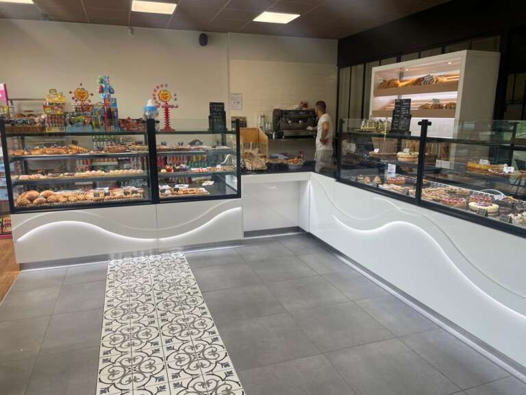 Klas Horizontal Bakery Display Case