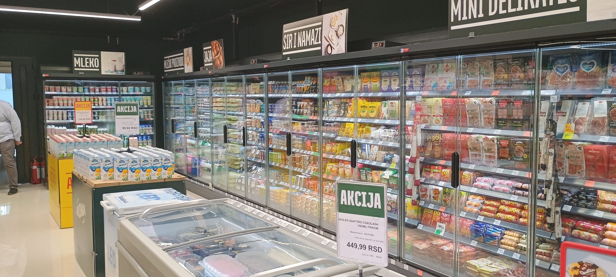 Professional refrigeration equipment for supermarkets